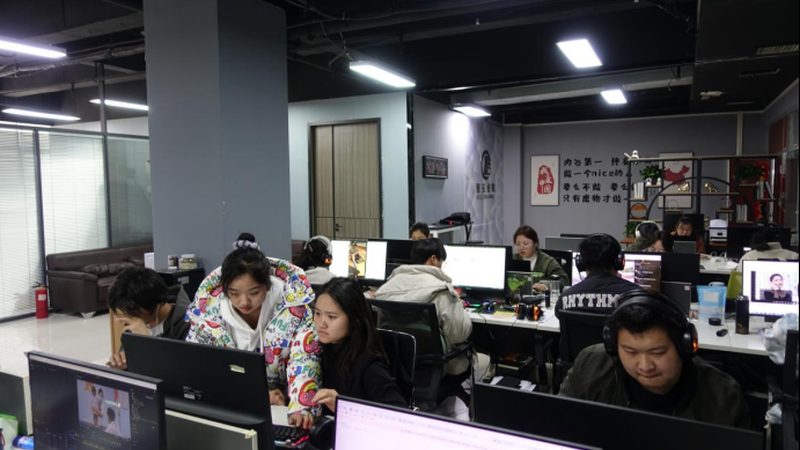企业在选择配音收费方式时，应综合考虑以下因素：